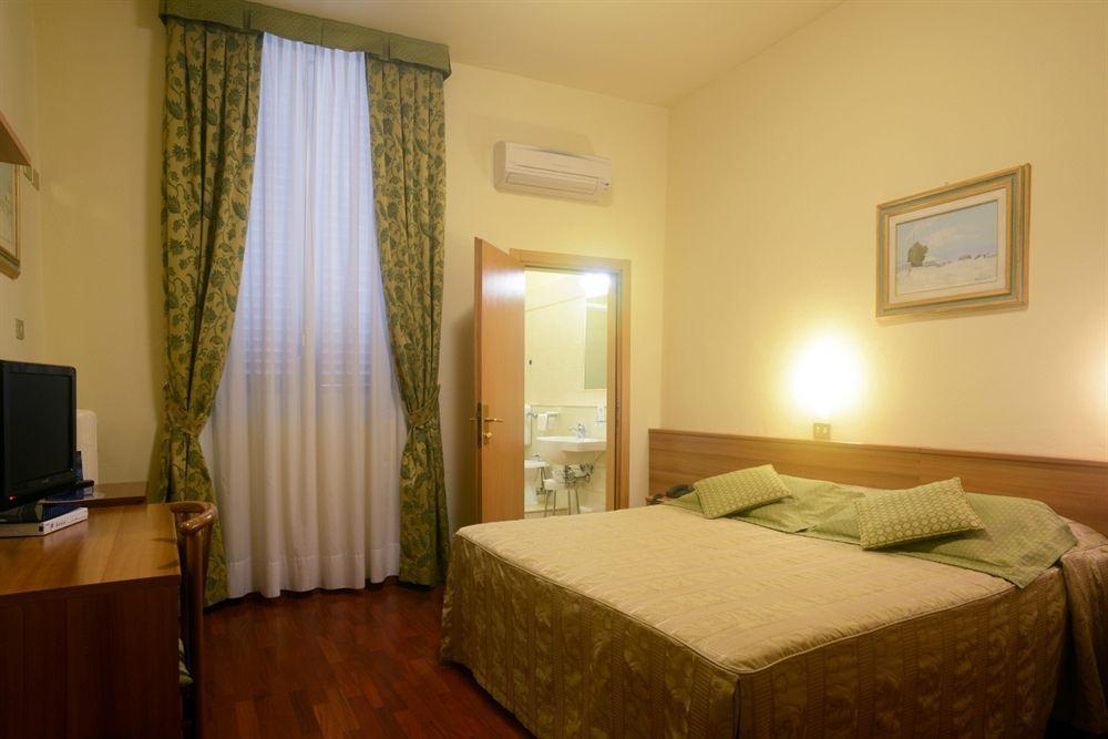 Hotel Colomba Firenze Bagian luar foto