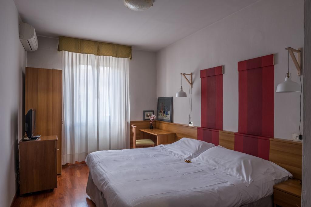 Hotel Colomba Firenze Bagian luar foto