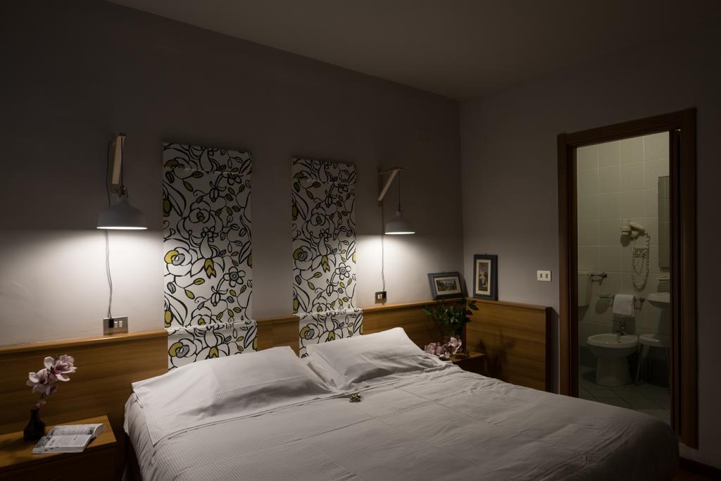Hotel Colomba Firenze Bagian luar foto
