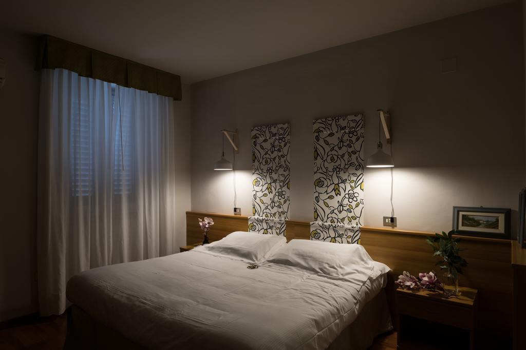 Hotel Colomba Firenze Bagian luar foto