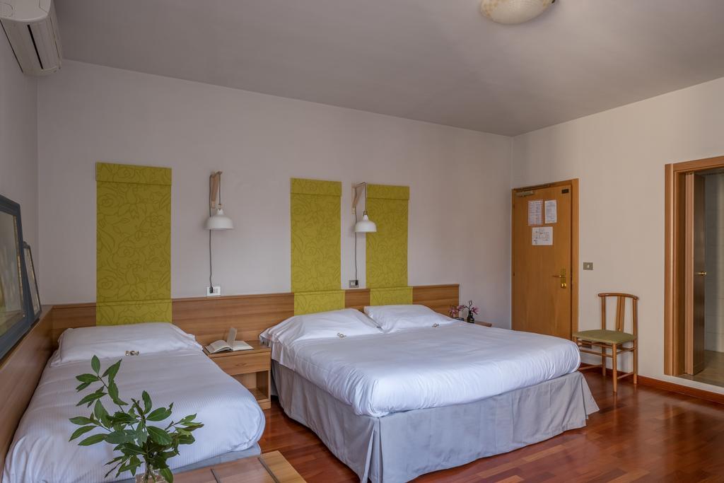 Hotel Colomba Firenze Bagian luar foto