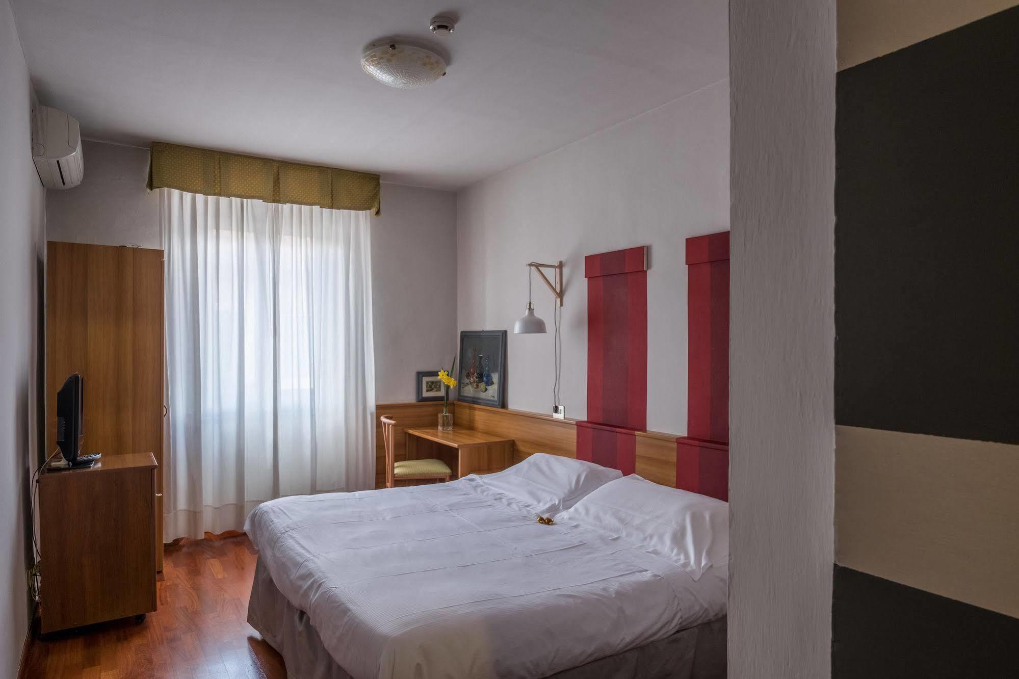 Hotel Colomba Firenze Bagian luar foto