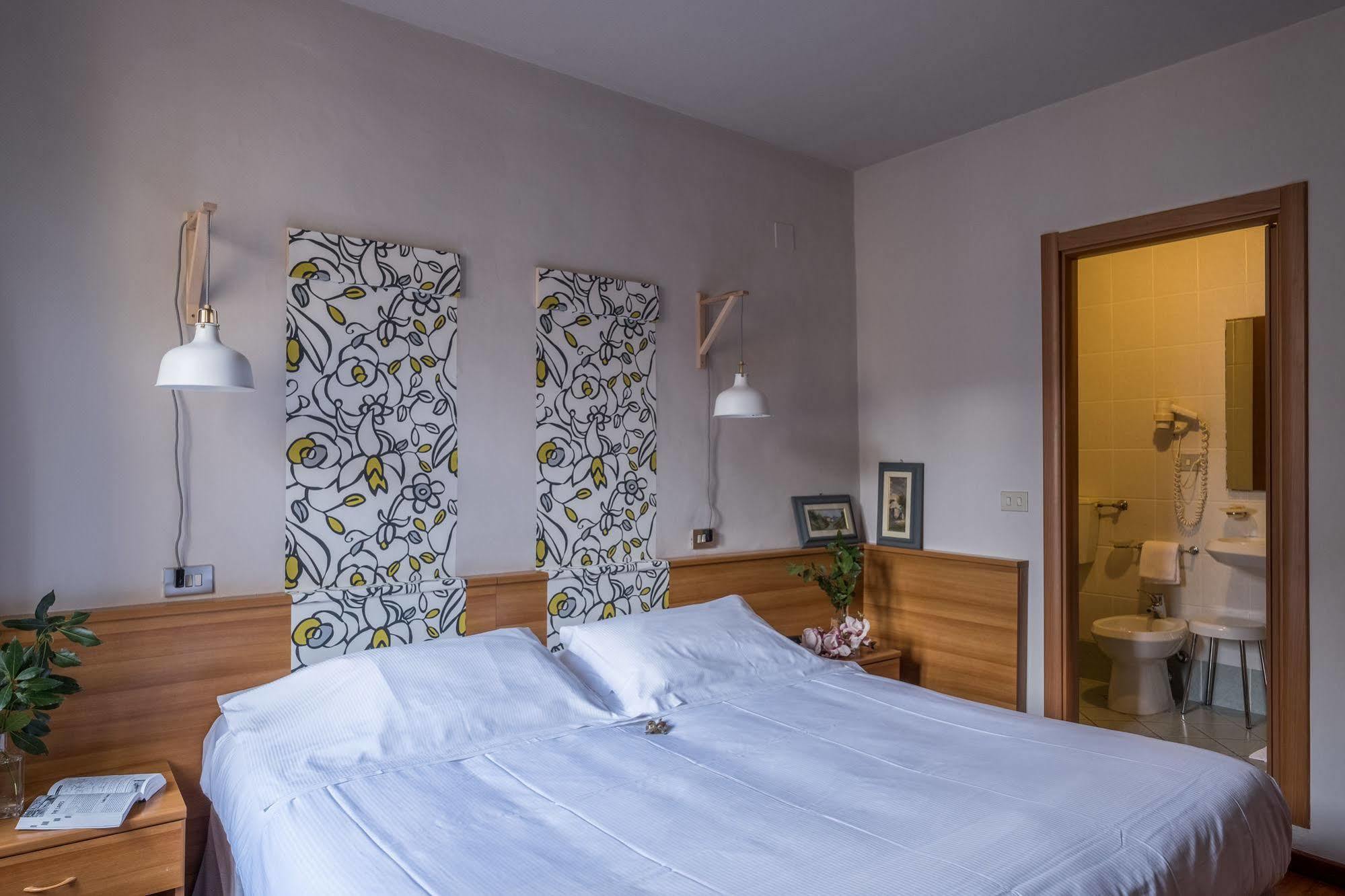 Hotel Colomba Firenze Bagian luar foto
