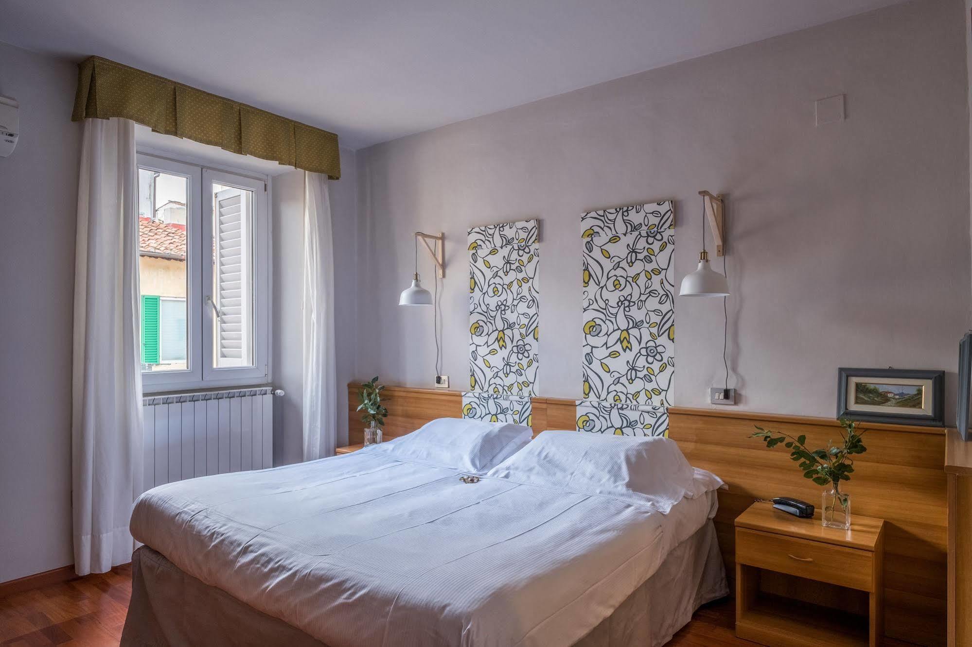 Hotel Colomba Firenze Bagian luar foto
